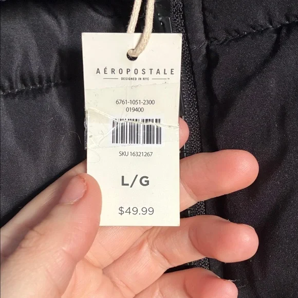 Aeropostale Black Cropped Puffer Vest - Picture 2 of 2